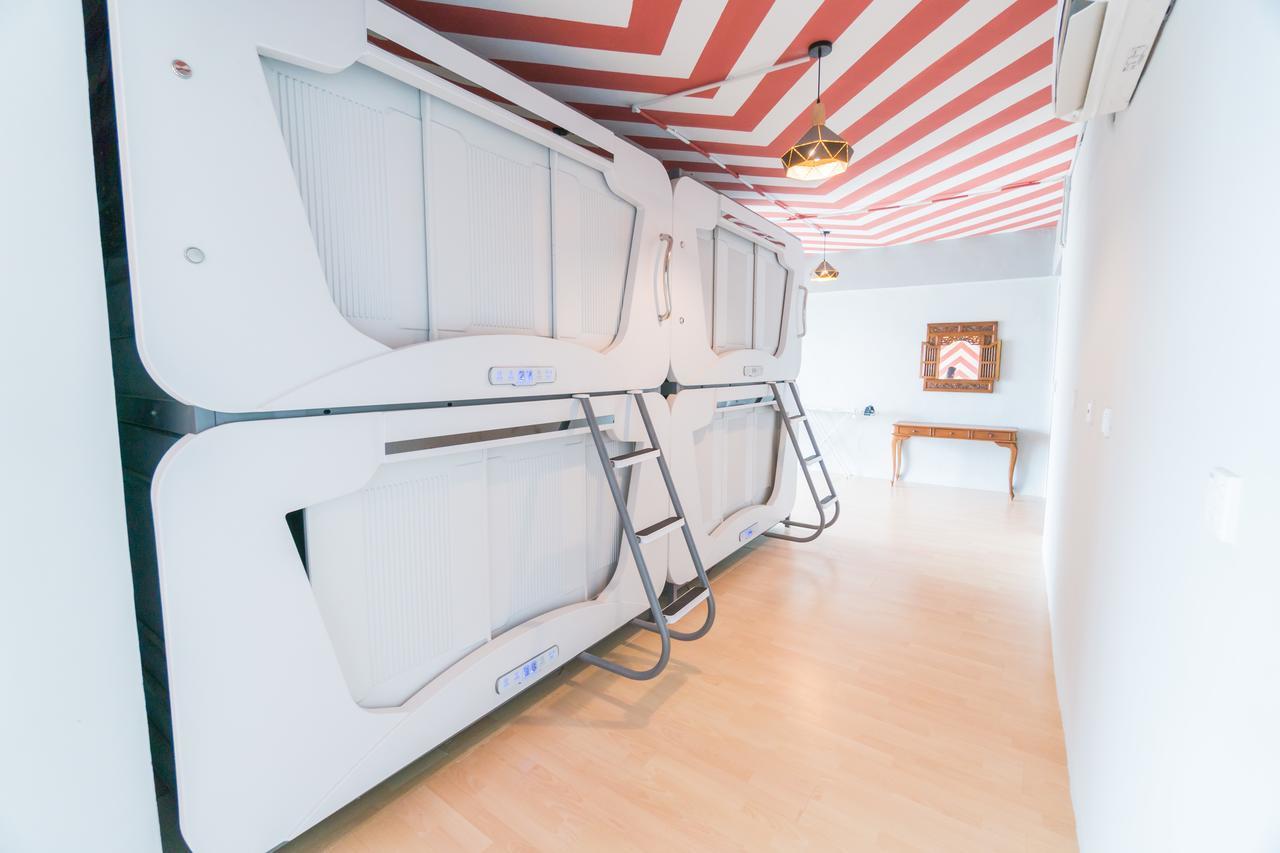 Seaview Capsule 2*